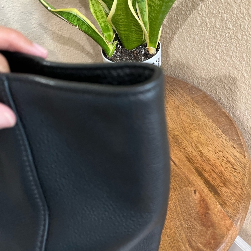 Prada Black Leather Tote Bag - Picture 7 of 15